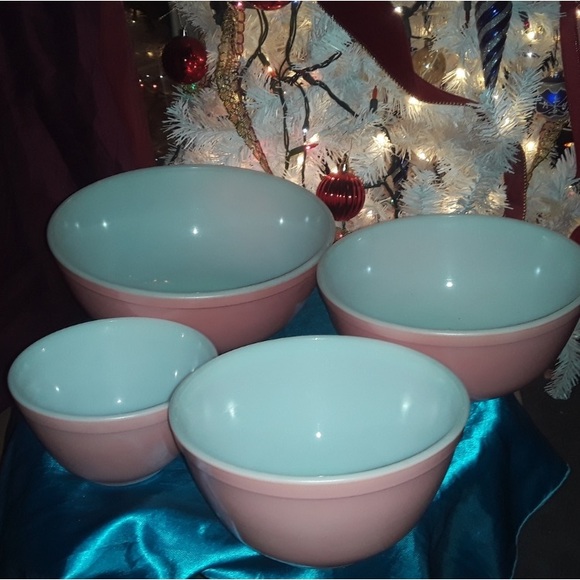 VINTAGE GORGEOUS PINK PYREX NESTING MIXING BOWLS SET OF 4 - Picture 5 of 7